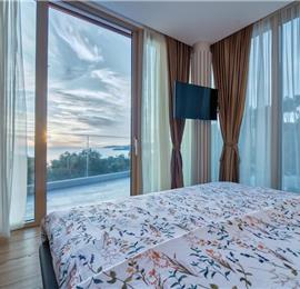 6 bedroom villa with pool and roof terrace, Sveti Stefan, sleeps 12